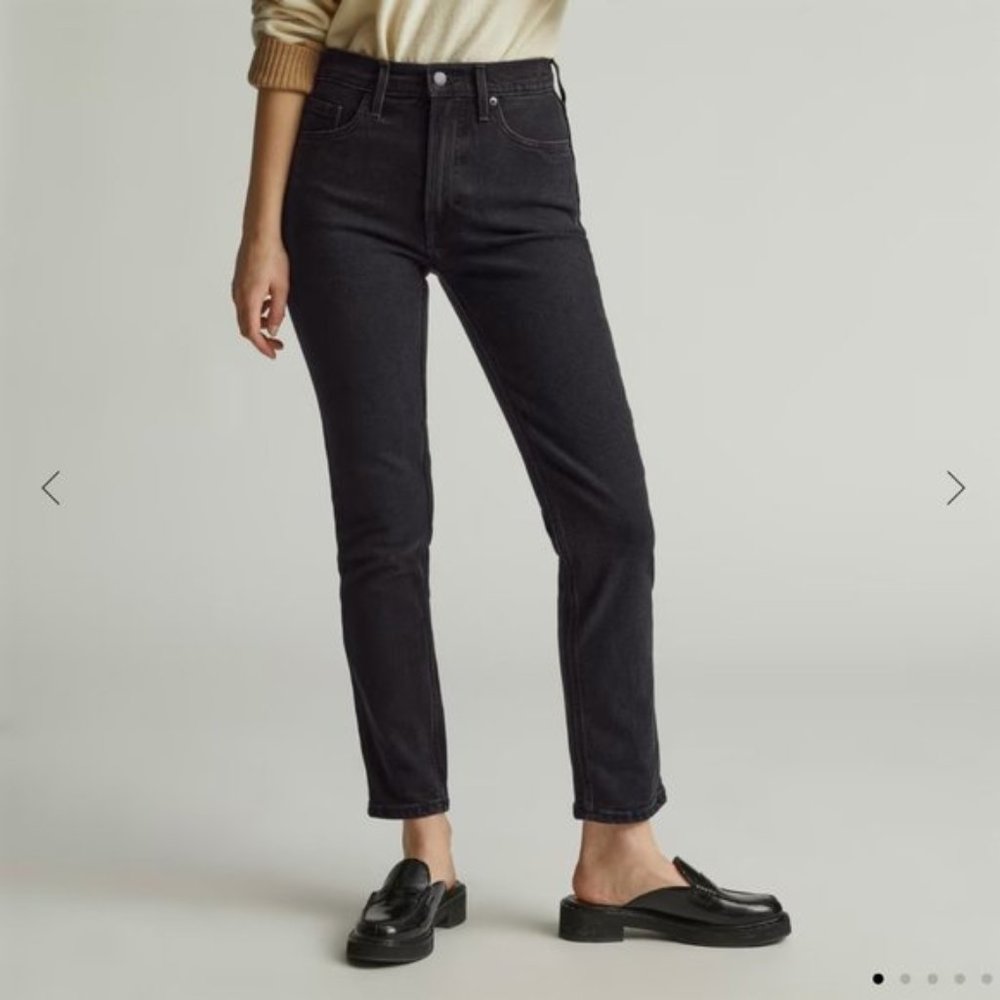 High-Rise Slim Straight Jeans - Black